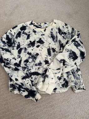 Le Lis Cream and Black Tie-Dye Crewneck Sweatshirt